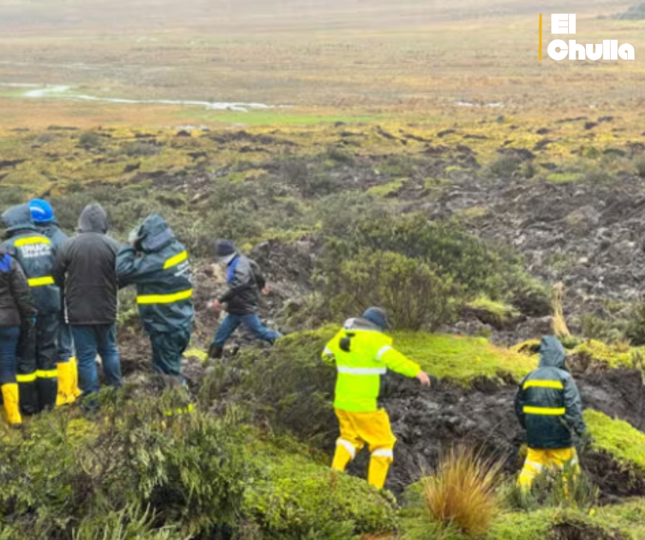 Quito declara emergencia en seis parroquias debido a deslizamientos de tierra que afectan el suministro de agua potable.