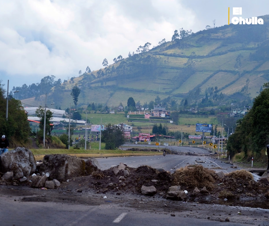 Gobierno ecuatoriano suspende el diálogo con el movimiento indígena por persistencia de bloqueos.