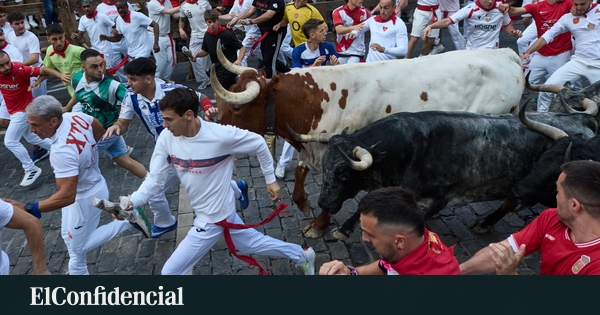 Segundo encierro en San Fermín: un herido por asta de toro en un recorrido veloz