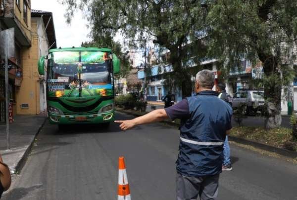 Concejo Metropolitano de Quito debate este martes el incremento del pasaje de buses