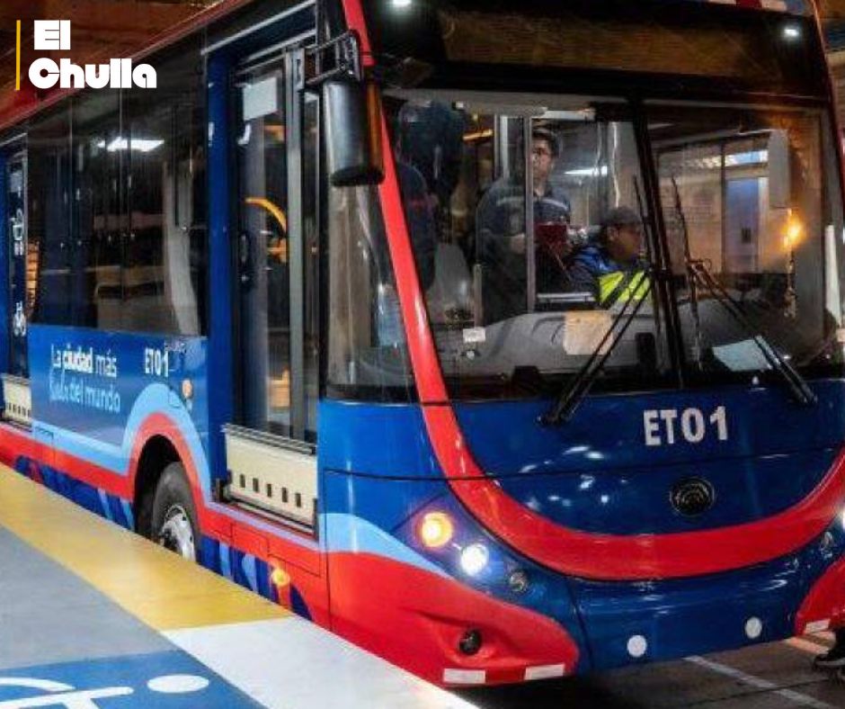 Quito avanza hacia la sostenibilidad: Los trolebuses eléctricos mejoran la calidad del aire en la ciudad.