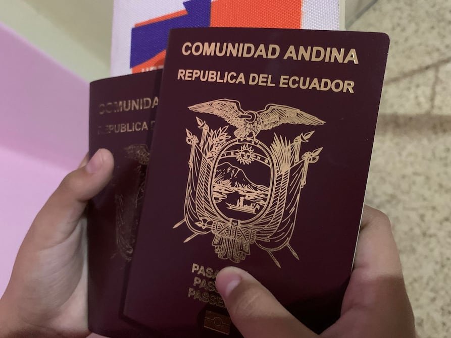 Ecuatorianos pueden viajar sin visa a 47 países, ocho solo con cédula