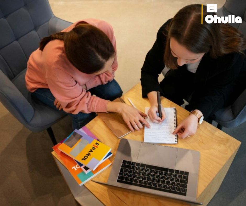 Gobierno de Ecuador anuncia la contratación de 1.283 nuevos profesionales de consejería estudiantil para fortalecer los DECE