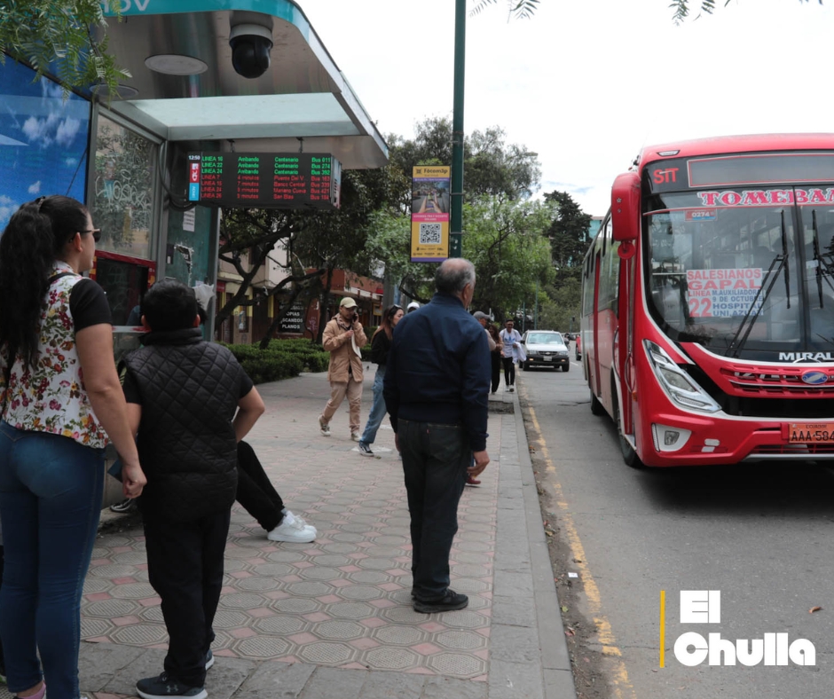 Varios sectores de Cuenca enfrentan suspensión del transporte público.