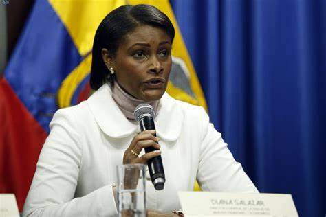Diana Salazar deja la Fiscalía General y Wilson Toainga asume como fiscal subrogante.