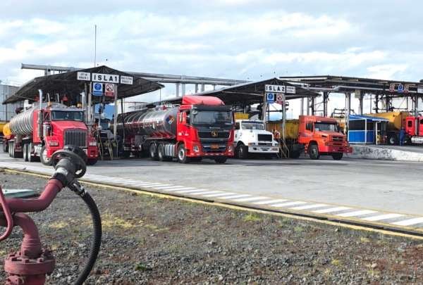 Gasolinas extra, ecopaís y diésel bajarán cinco centavos desde el 12 de julio en Ecuador