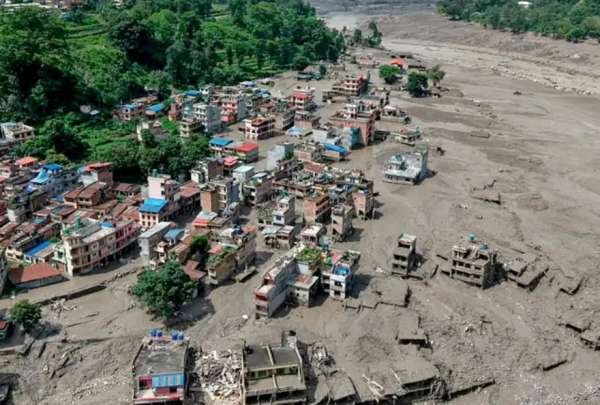 Avalancha en Nepal y Tíbet deja más de 1.300 desaparecidos y 292 fallecidos
