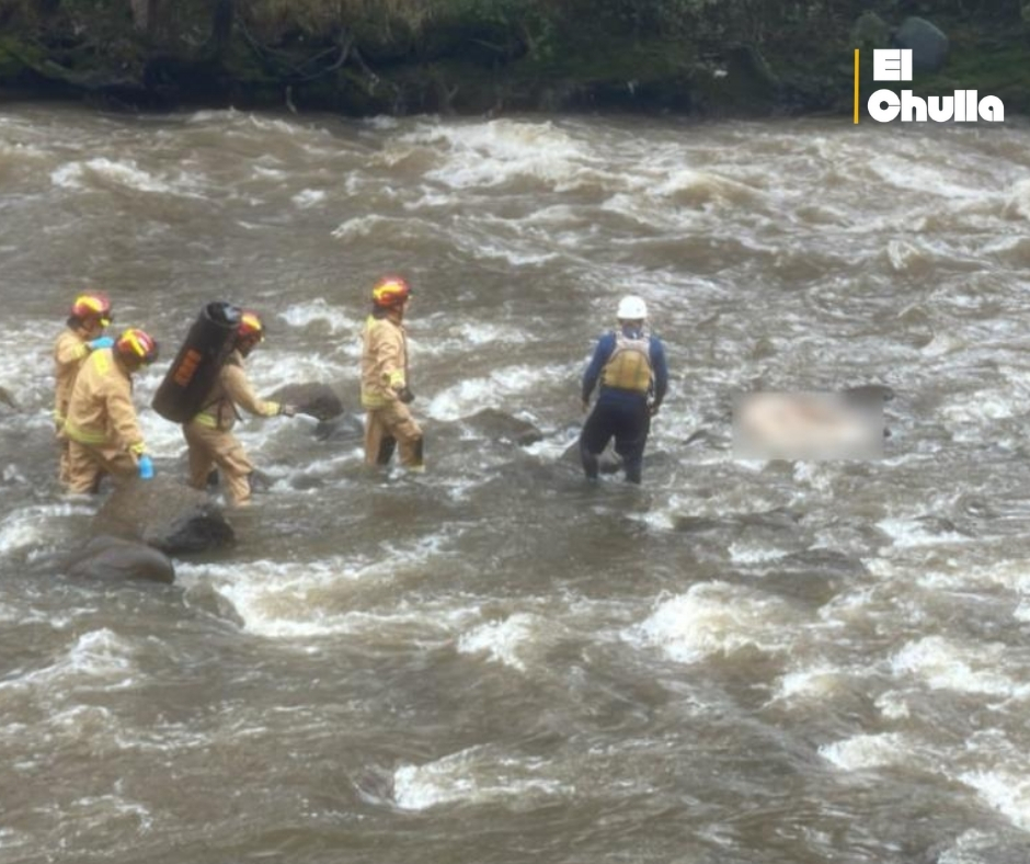 Cuerpo de un hombre fue rescatado del río Tomebamba en Cuenca.