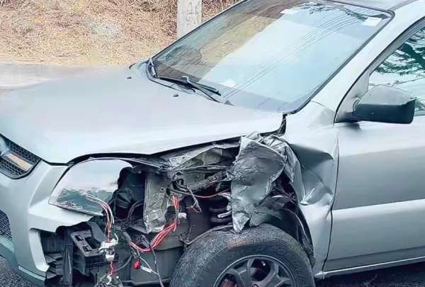 Choque en la avenida Simón Bolívar deja un carril cerrado en Quito