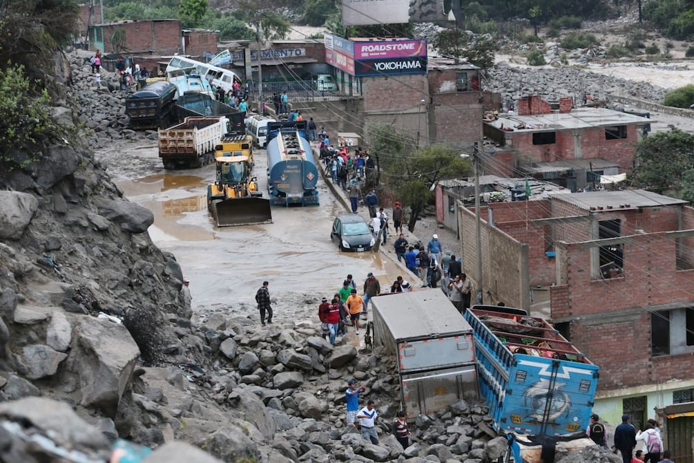 Perú declara emergencia en casi 800 distritos por el fenómeno de El Niño
