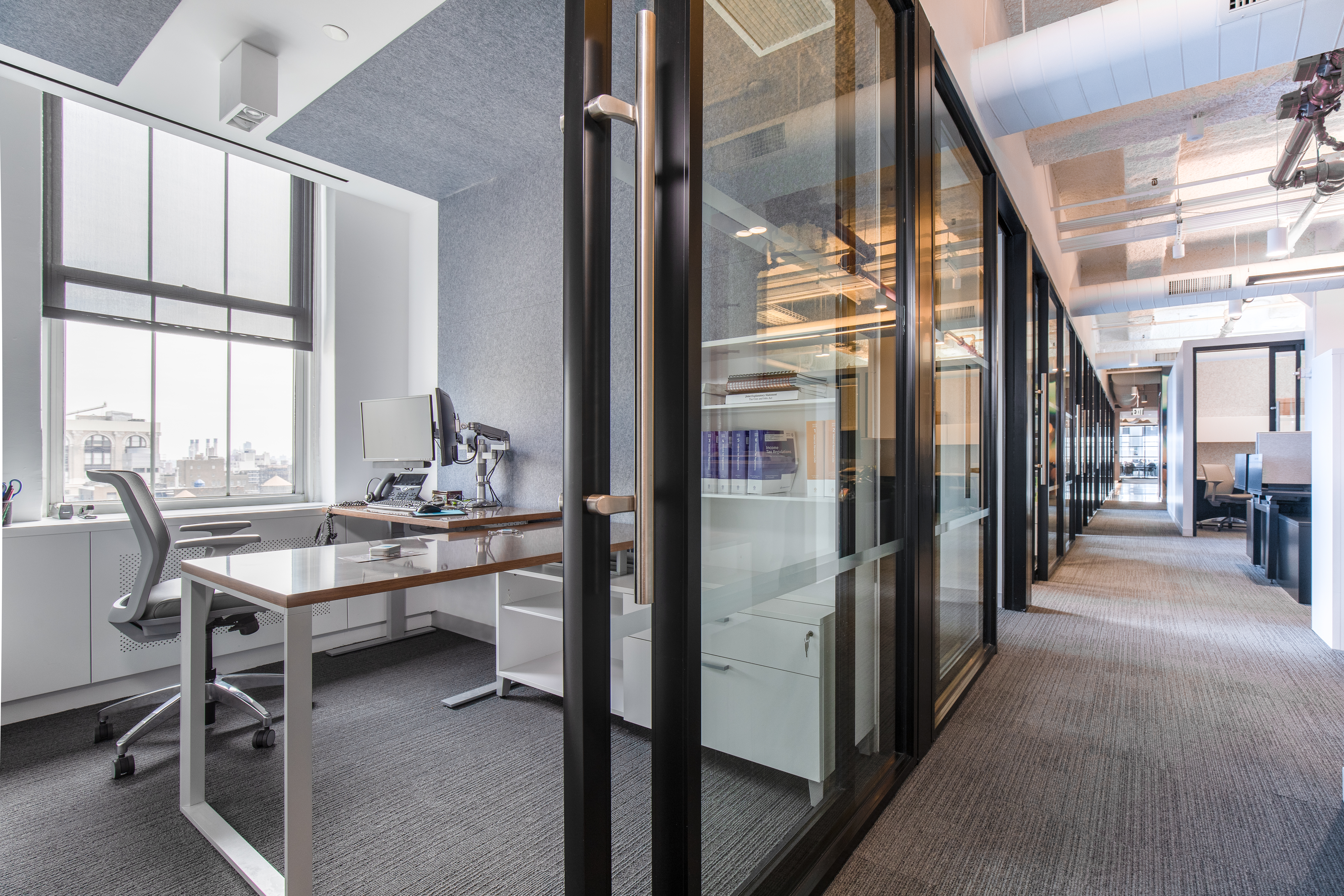 Allsteel/Images/Environment/Environment_Fenwick_and_West_Profile_11