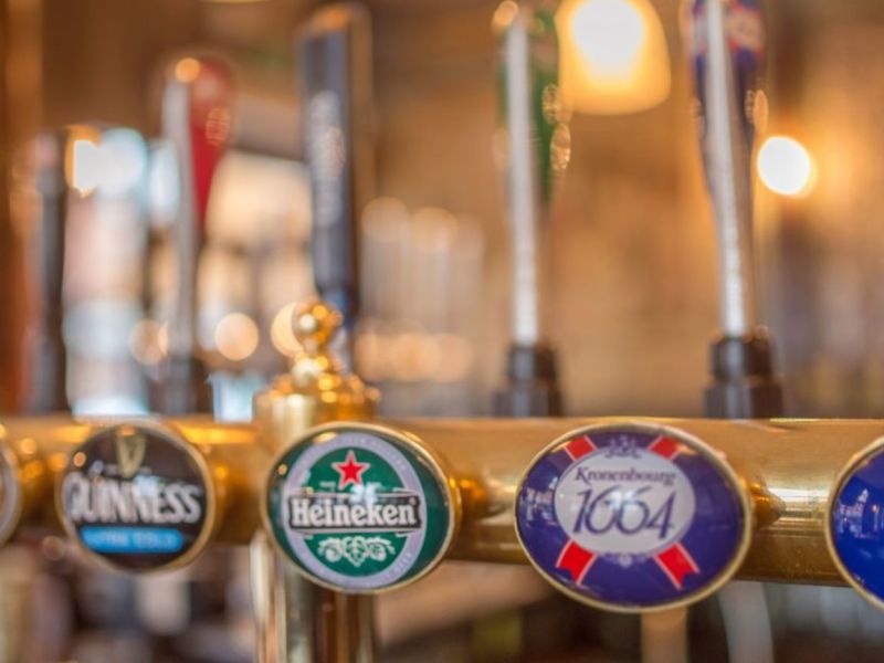 Ale House 22696
