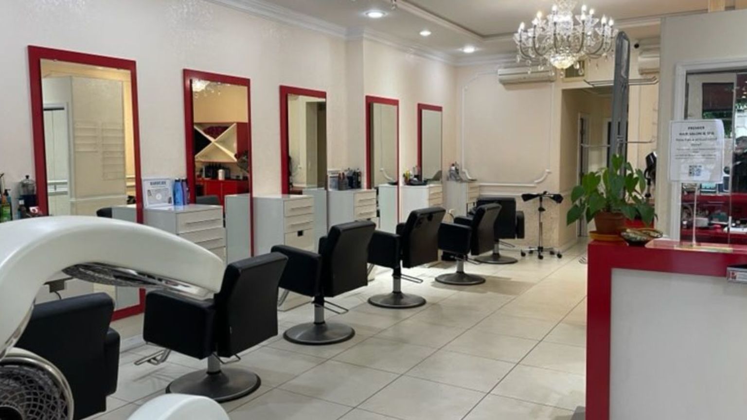 22694 Salon