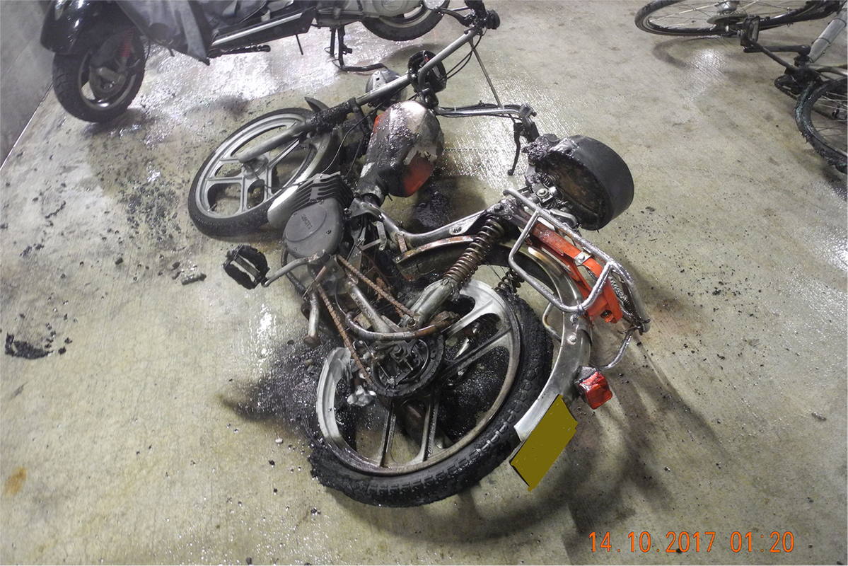 Lachen SZ - Mofa in Brand gesetzt - Zeugenaufruf