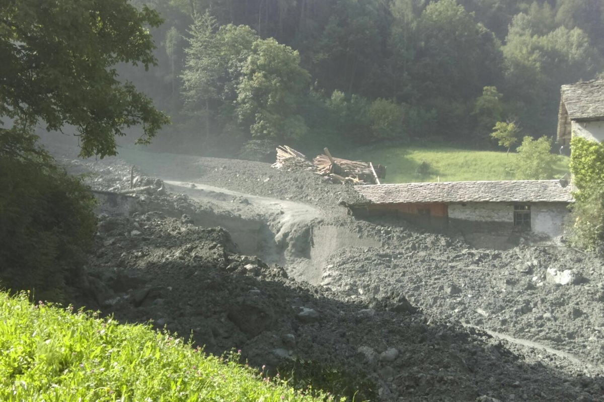 Bondo GR - Dorf nach Bergsturz evakuiert
