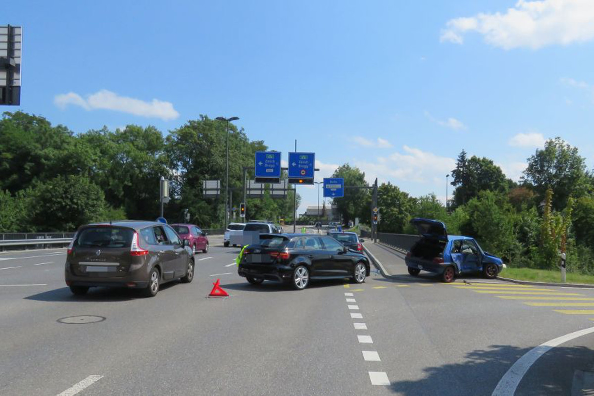 Aarau AG - Wer missachtete das Rotlicht? - Zeugenaufruf