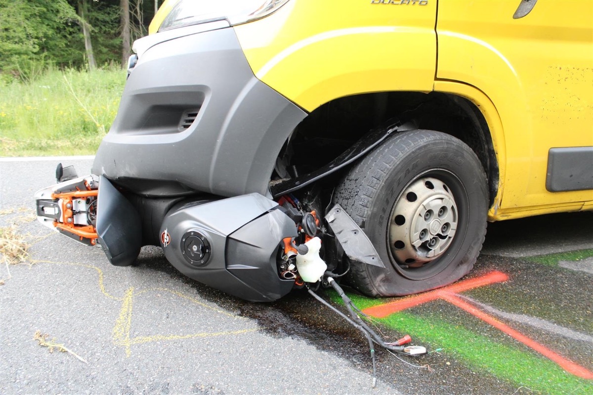 Zollhaus RP - Tödlicher Verkehrsunfall auf der B247