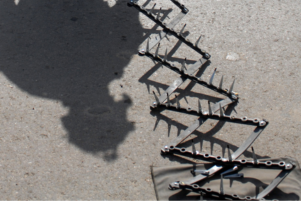 Berlin BE - Geklauter Transporter mit Nagelgurt gestoppt