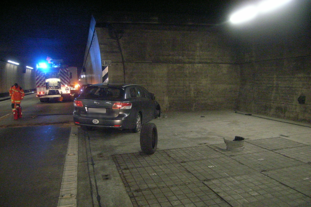 Bauen UR - Im Seelisbergtunnel verunfallt