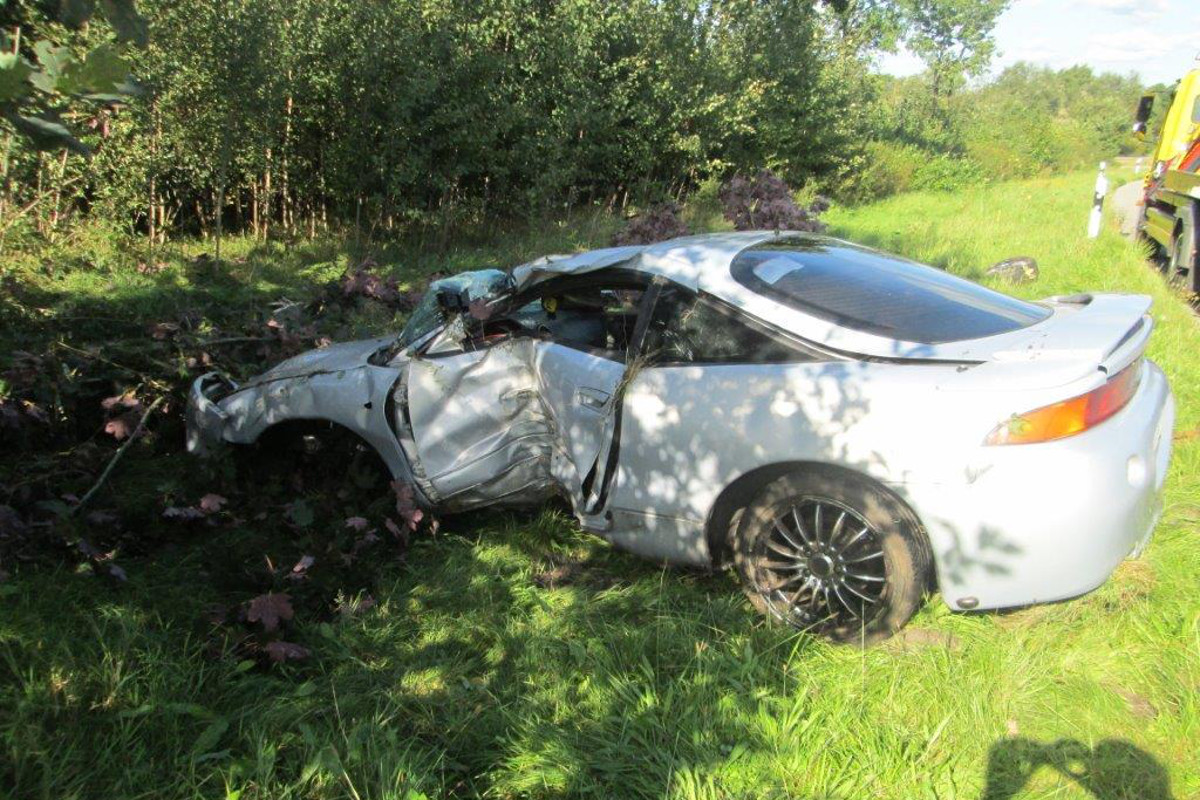 Flensburg SH - Ersthelfer nach schwerem Unfall gesucht - Zeugenaufruf