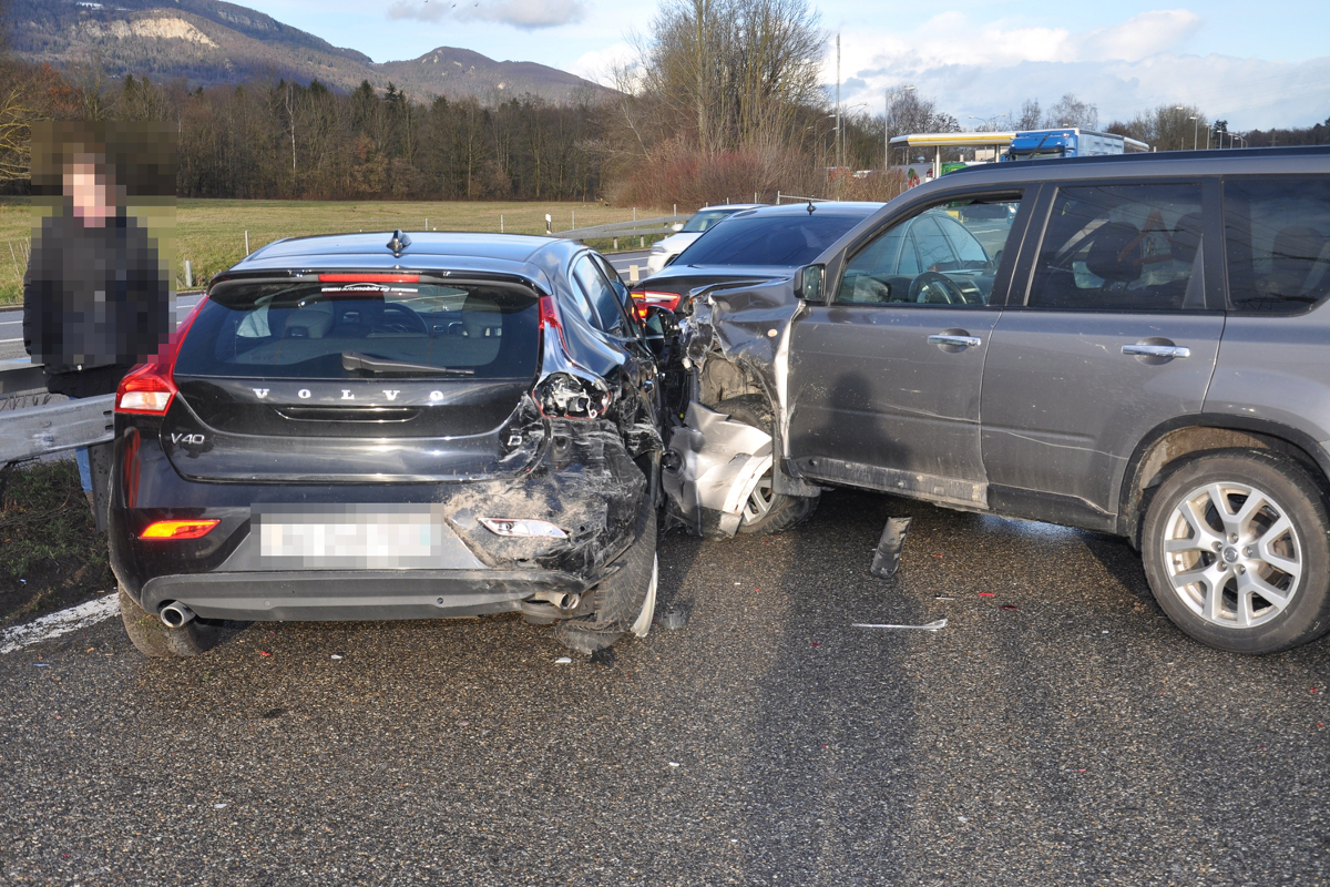 Deitingen: Grosser Stau nach Auffahrcrashs auf der A1