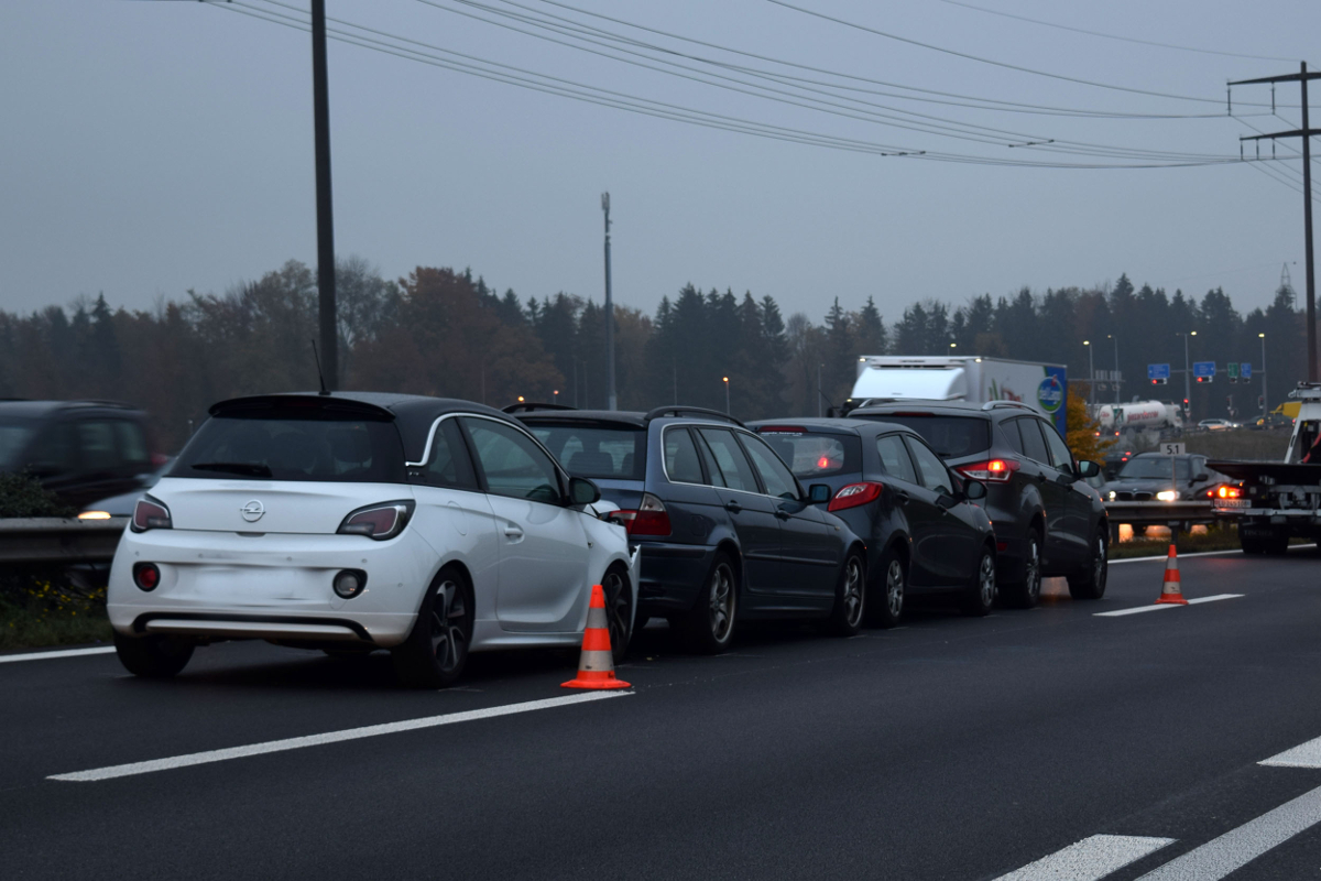Buchrain/Luzern: Rückstau nach Unfällen