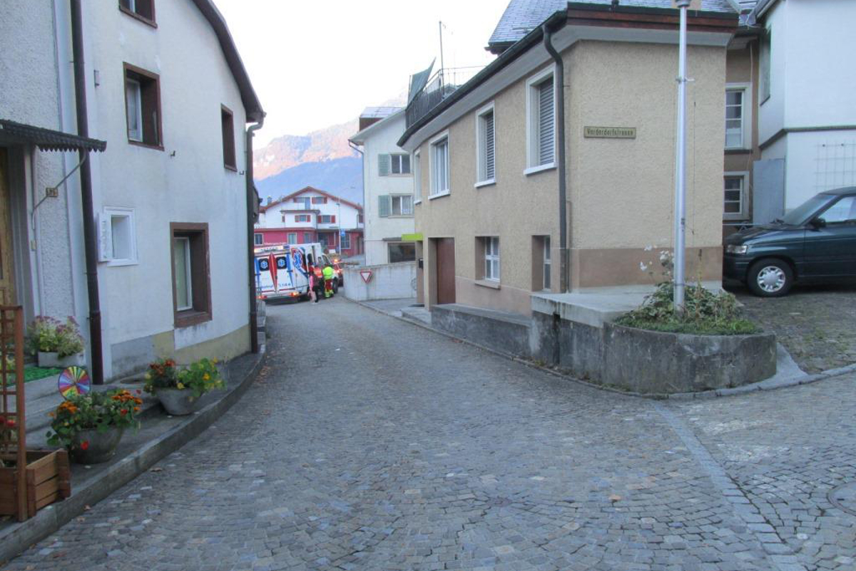 Mutter samt Kinder in Schwanden verletzt