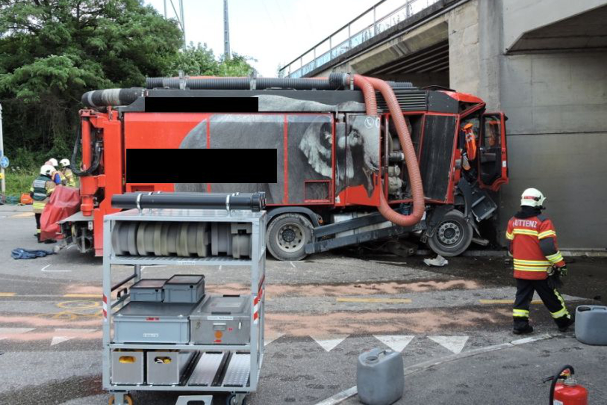 Lastwagen-Chauffeur kommt bei Alleincrash in Muttenz ums Leben