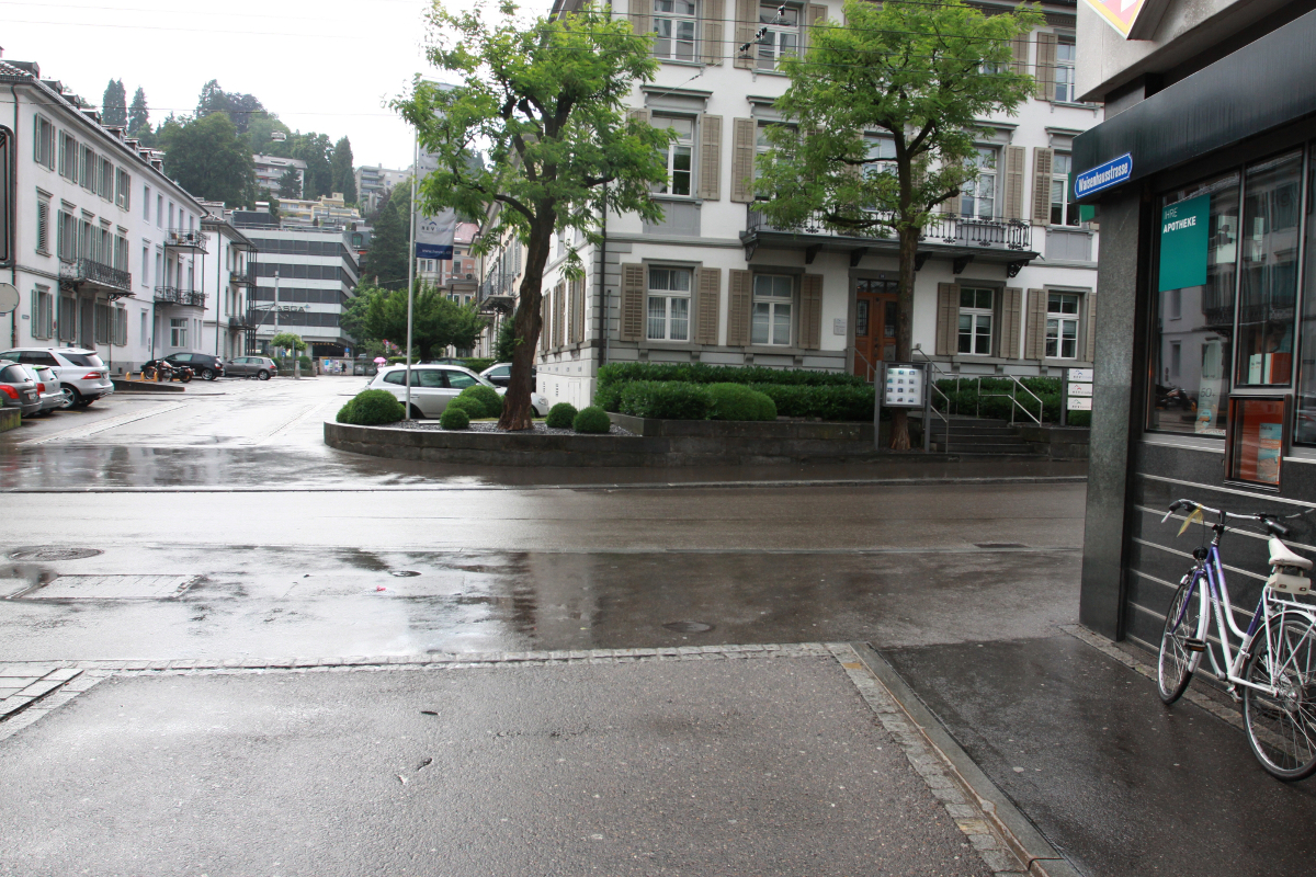 Velofahrerin verletzt sich bei VU in St. Gallen unbestimmt