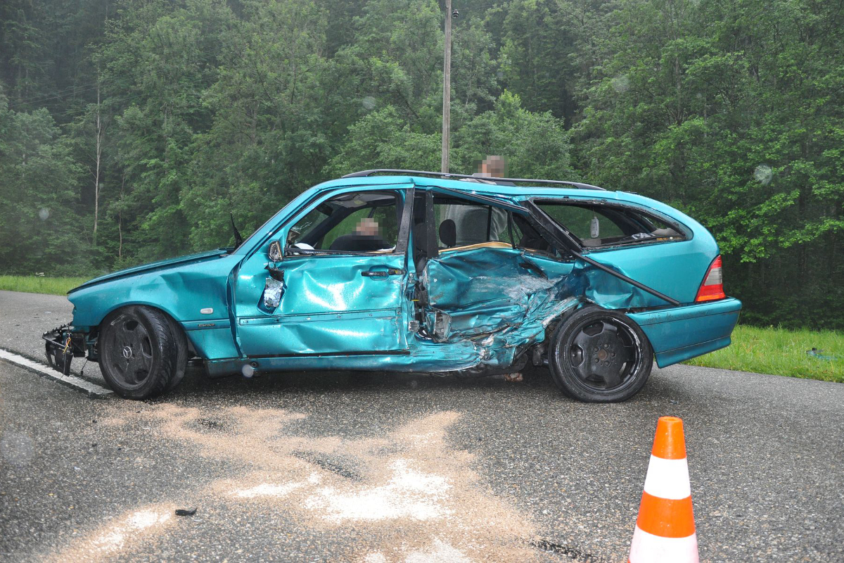 Mehrere Verletzte bei Crash in Beinwil