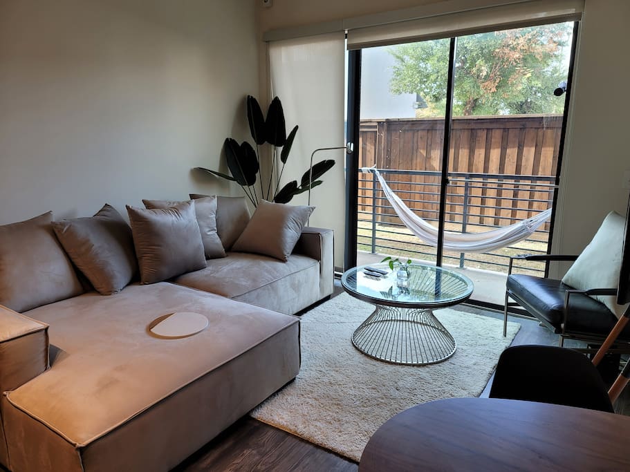 Spacious Apartment in Dallas Medical District photo 2