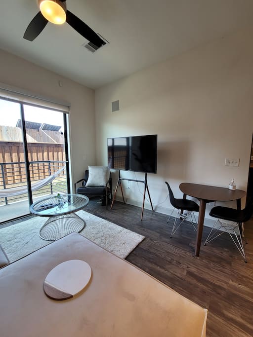 Spacious Apartment in Dallas Medical District photo 4
