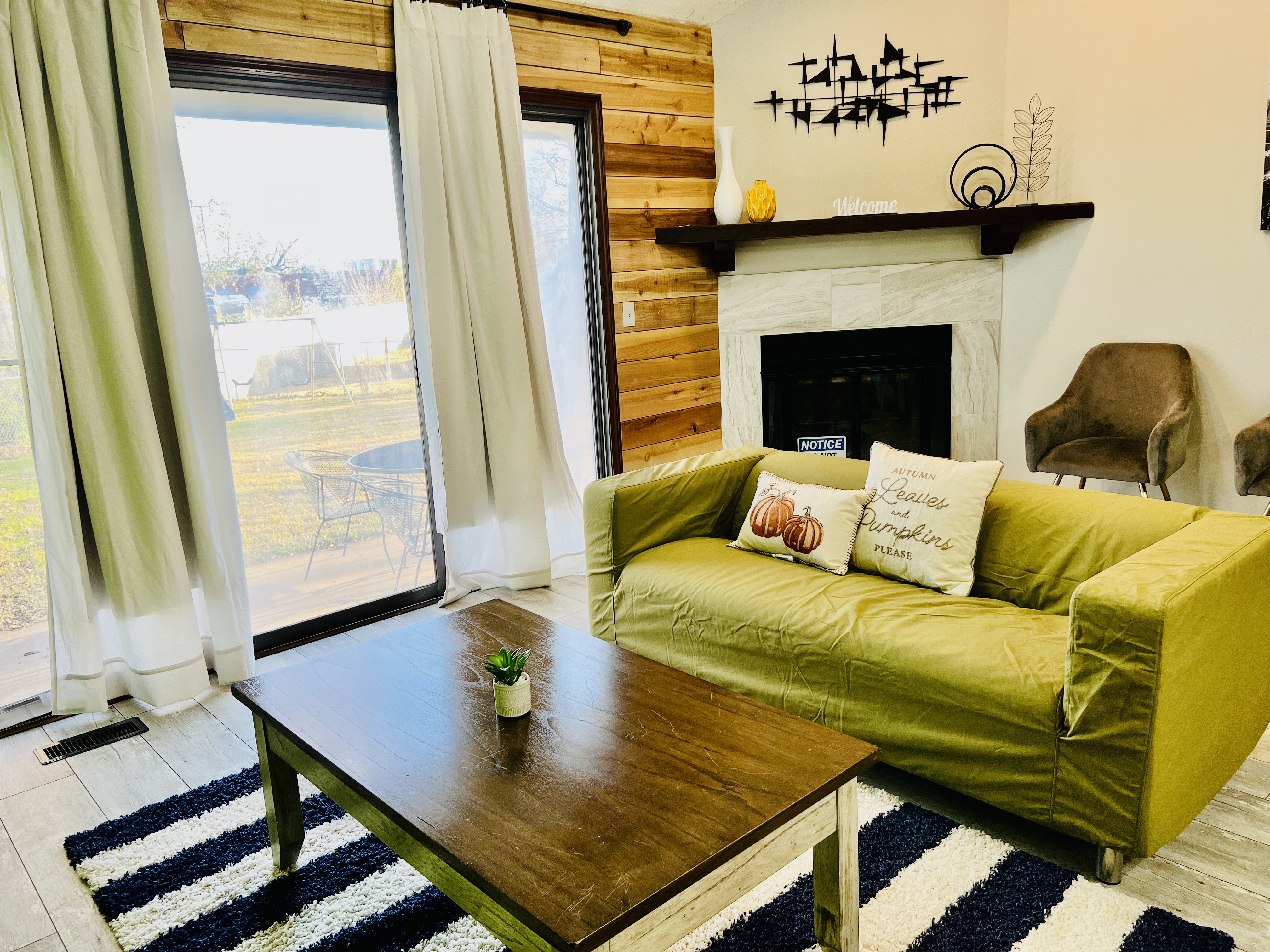 Cozy Airport Townhome photo 2