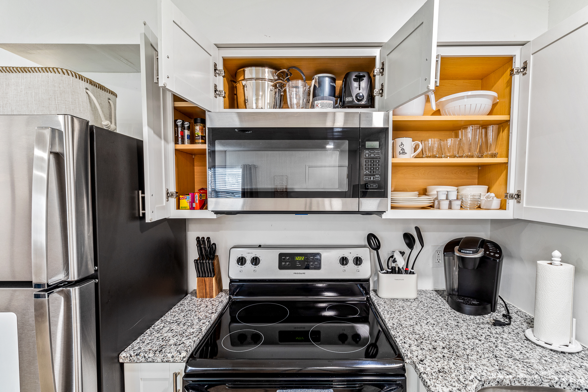 Downtown Jeff 1BR - Ask About Move In Specials! photo 4