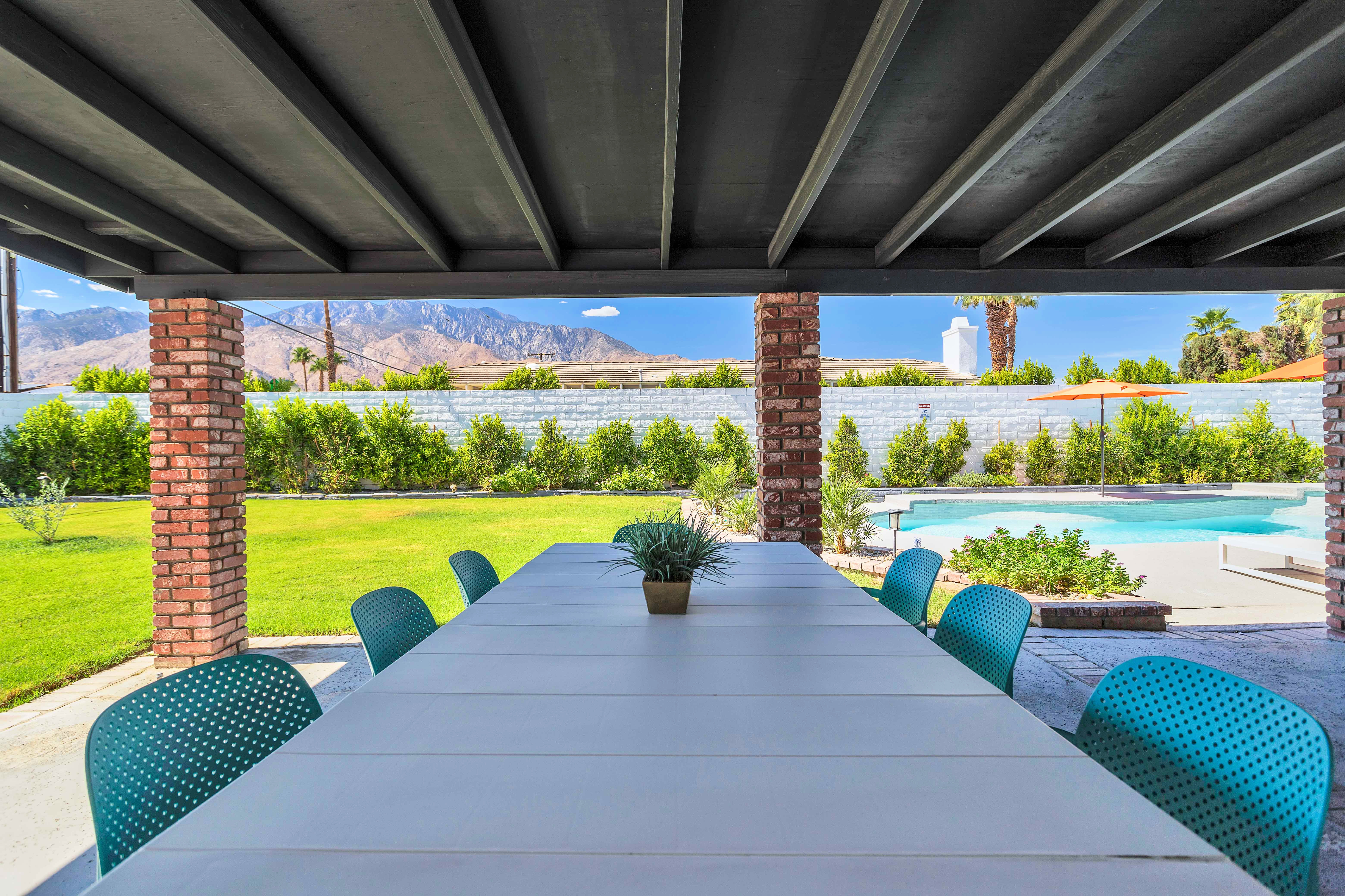 Stylish modern Palm Springs Pool Home photo 5