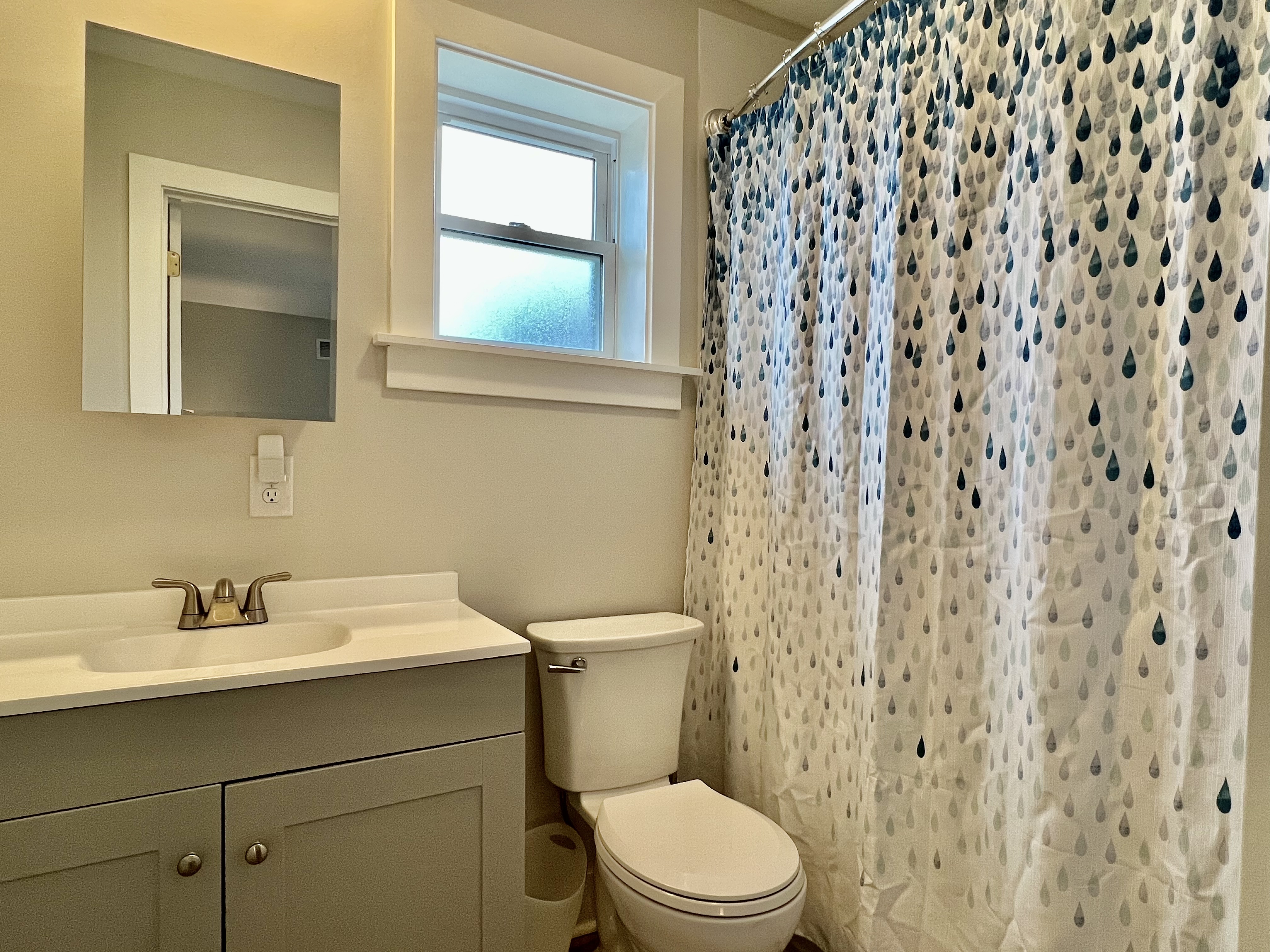 2BR2.5B Townhome Private Parking Off Frankfort Ave photo 3