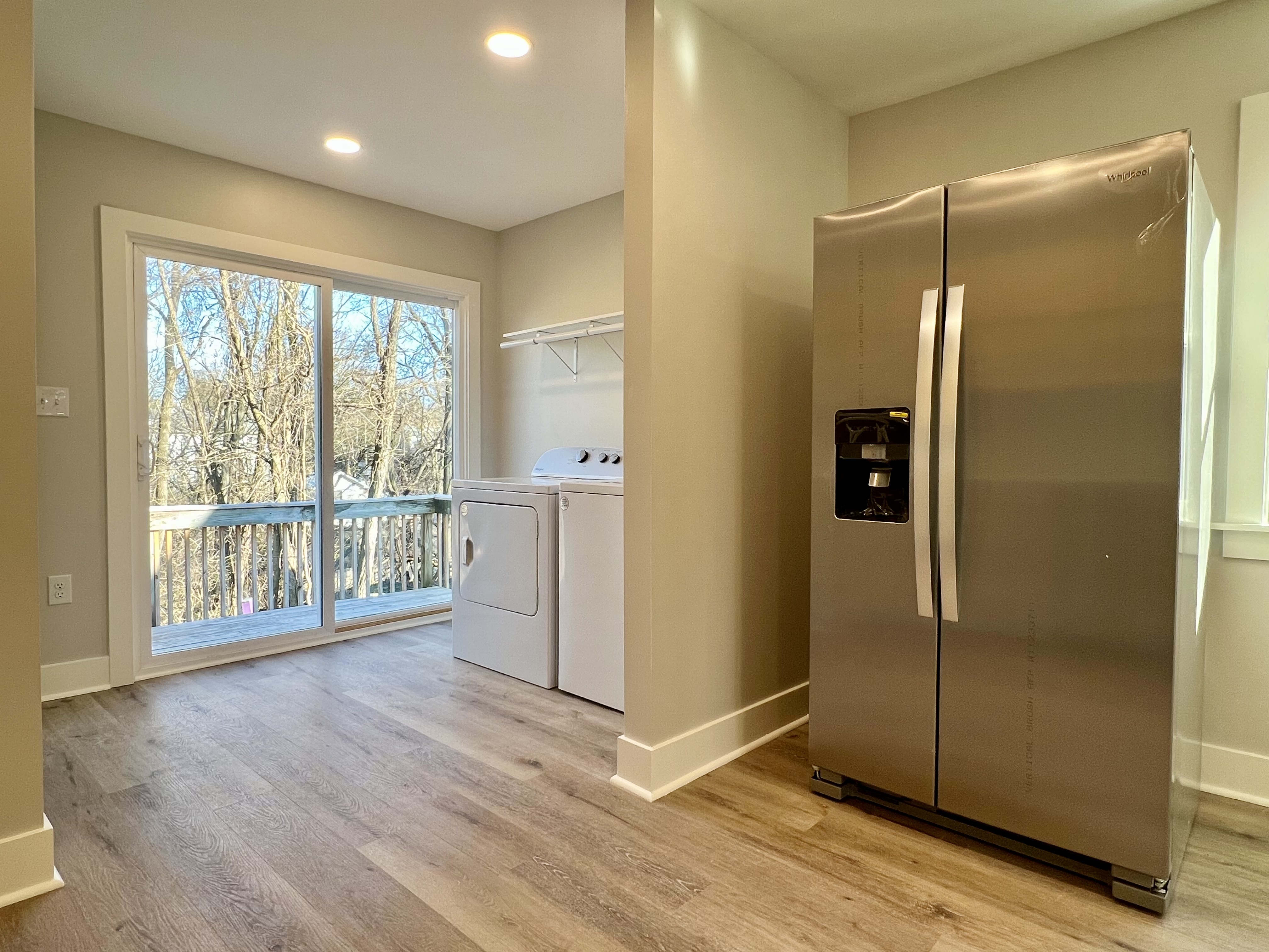 2BR2.5B Townhome Private Parking Off Frankfort Ave photo 5