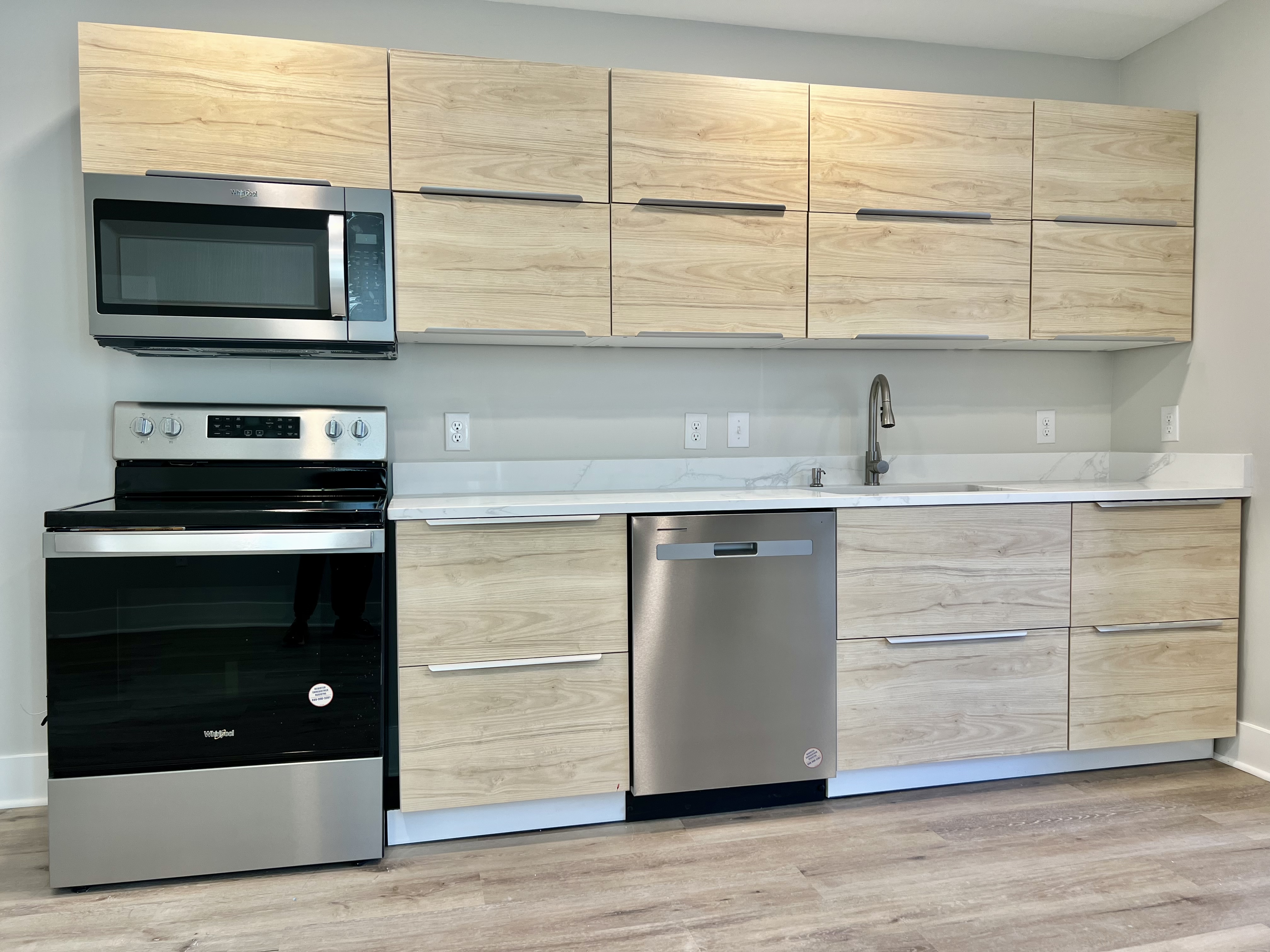 2BR2.5B Townhome Private Parking Off Frankfort Ave photo 4