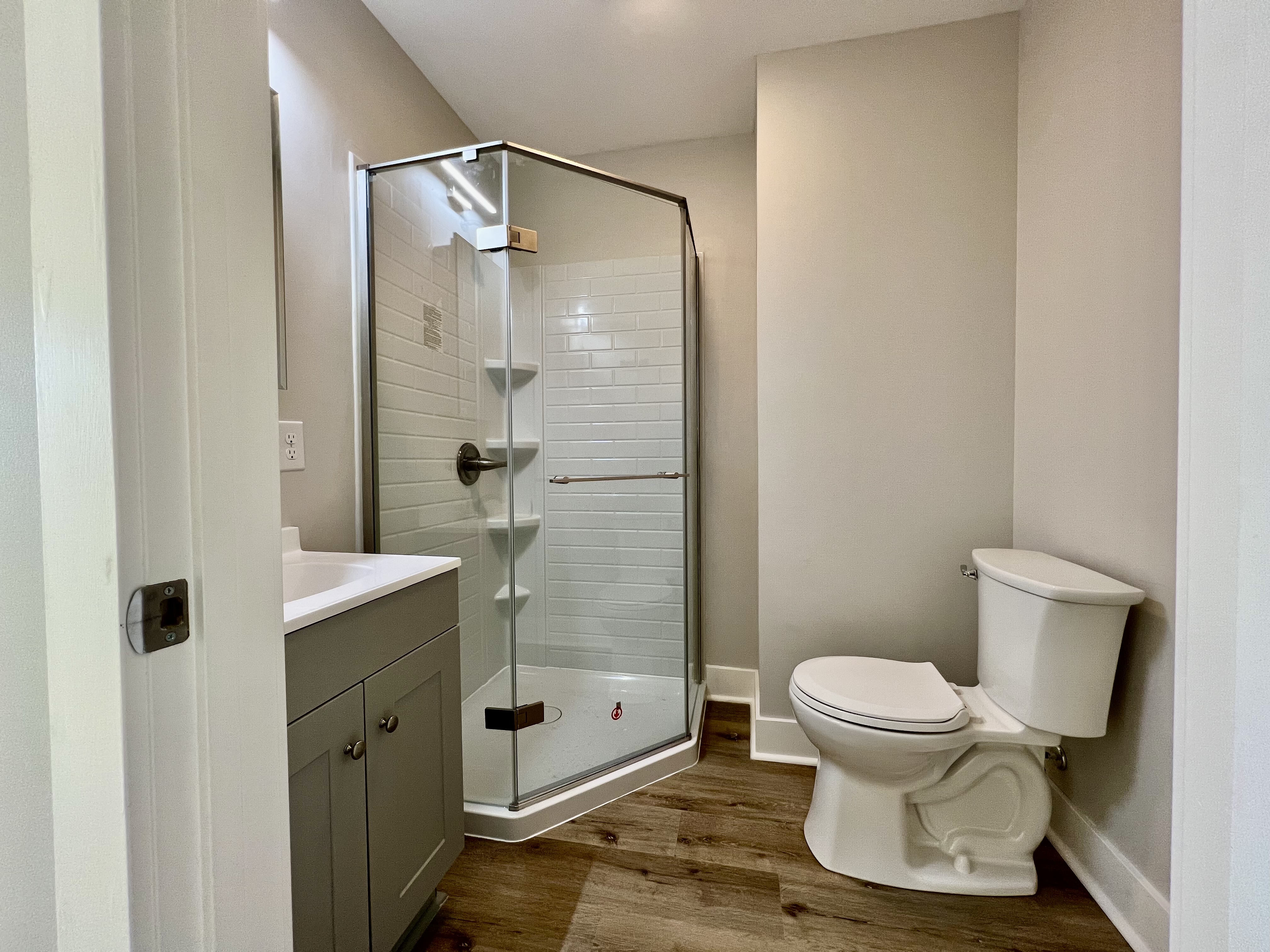 2BR2.5B Townhome Private Parking Off Frankfort Ave photo 2