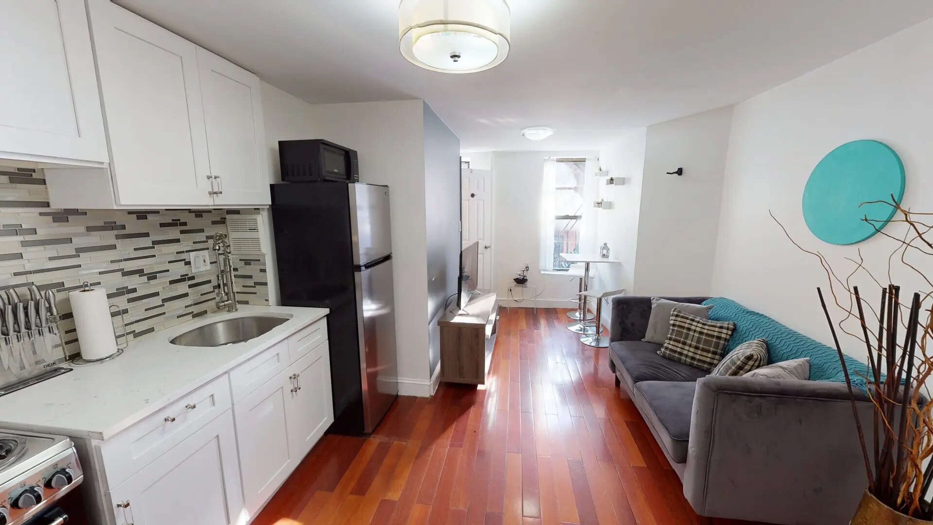 BEAUTIFUL FURNISHED STUDIO APARTMENT  photo 5