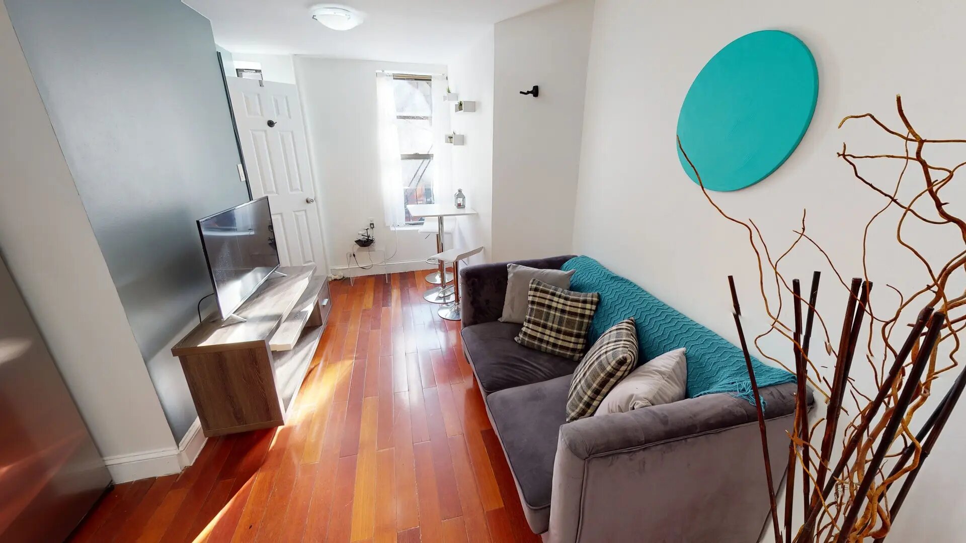 Fully Furnished Studio Apartment  photo 3