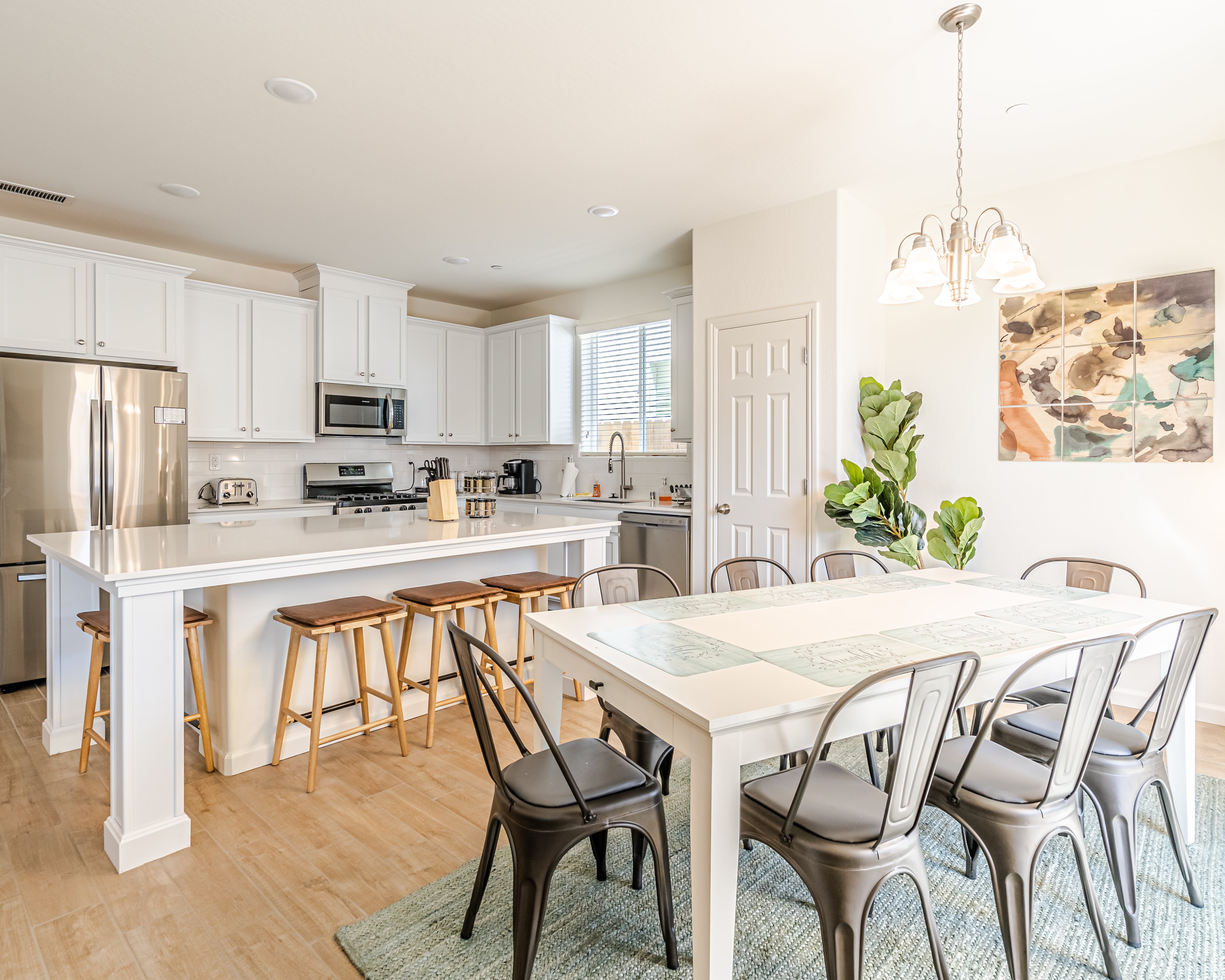 Fresno/Clovis, Designer Furnished 4 Bed Built 2023 photo 3