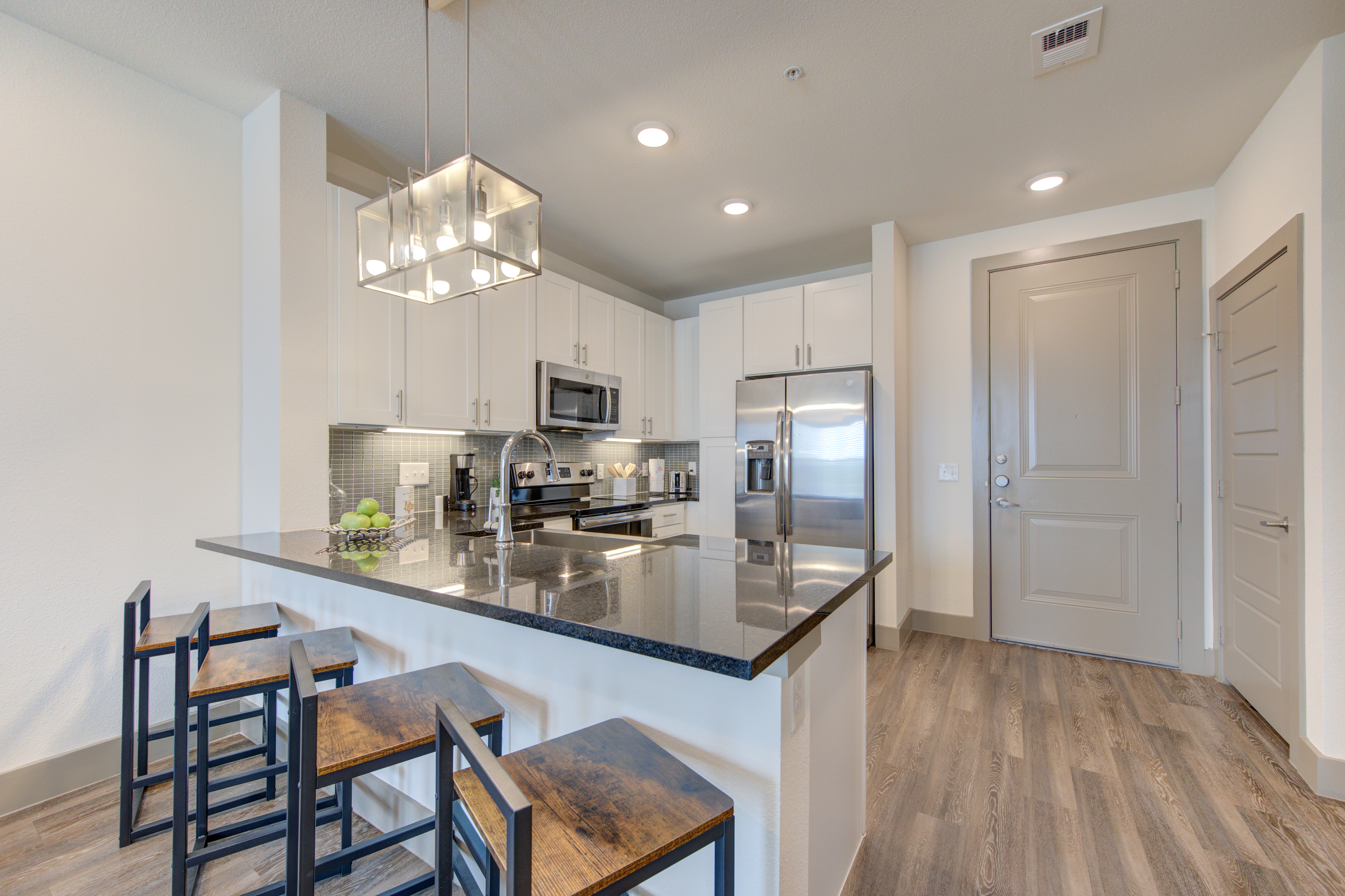Blue. Escape Woodlands/Conroe near EVERYTHING! photo 3
