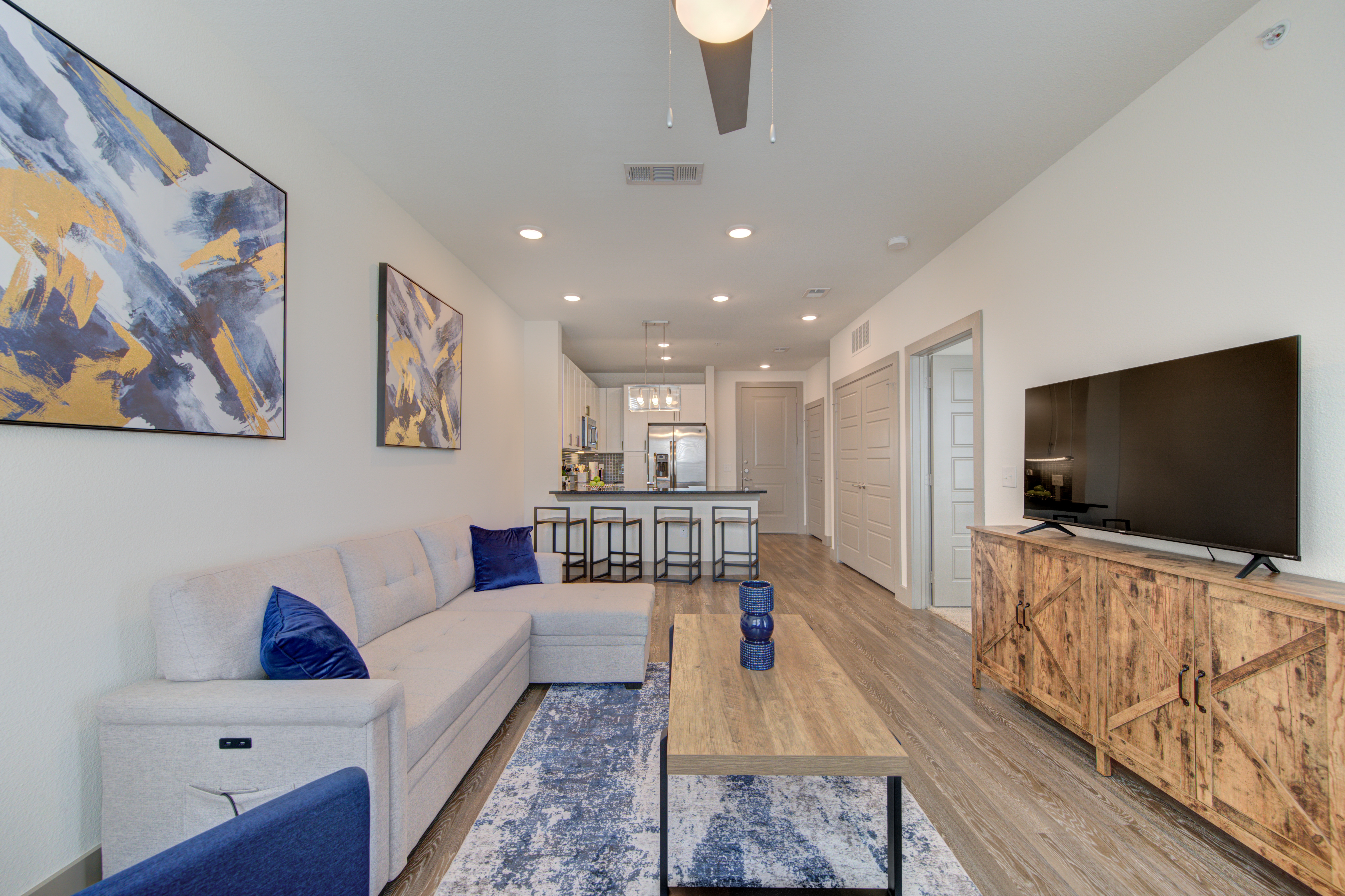 Blue. Escape Woodlands/Conroe near EVERYTHING! photo 4