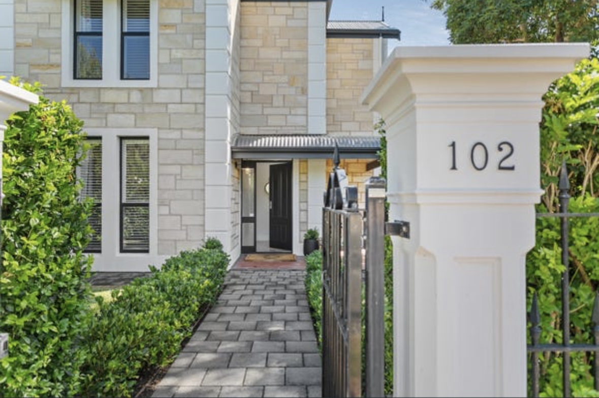 3 Bedroom Executive Home in Adelaide photo 3