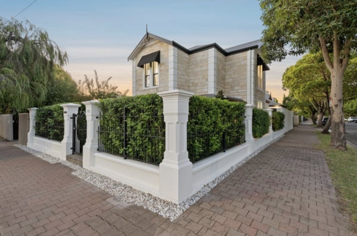 3 Bedroom Executive Home in Adelaide photo 2