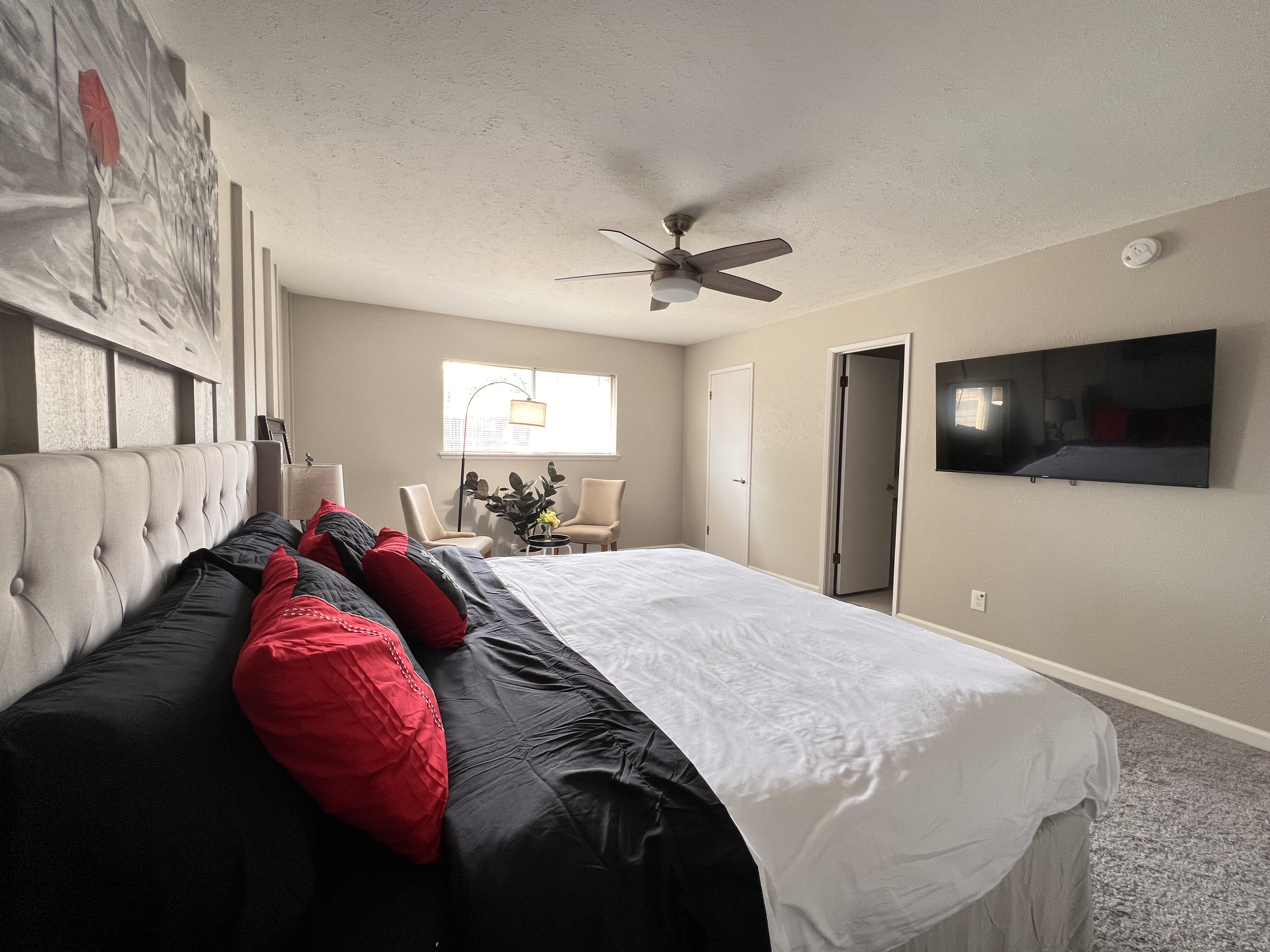 Central - Quiet & Cozy Home w/ Sunroom, Yard, BBQ  photo 3