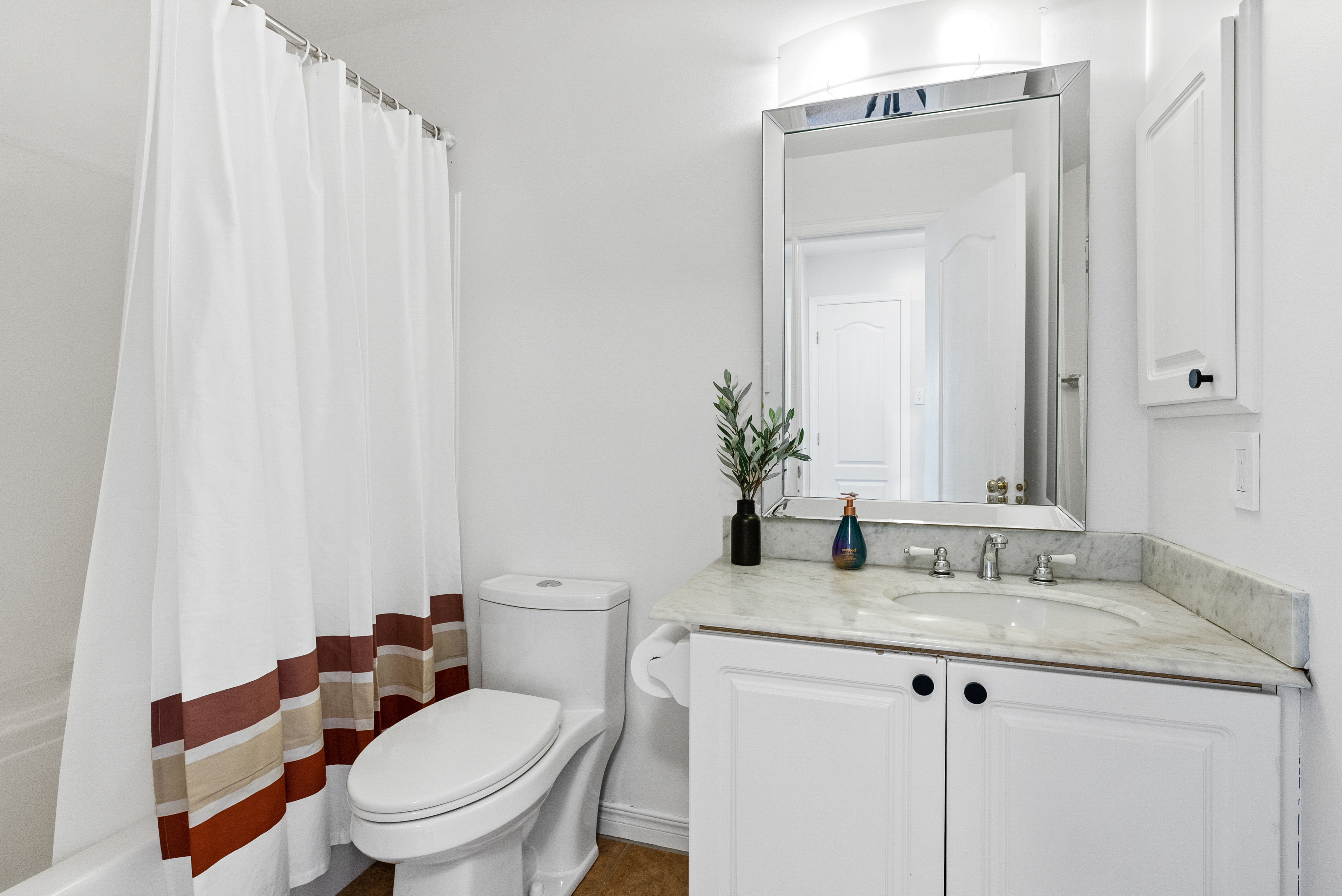 Modern Townhouse. photo 2
