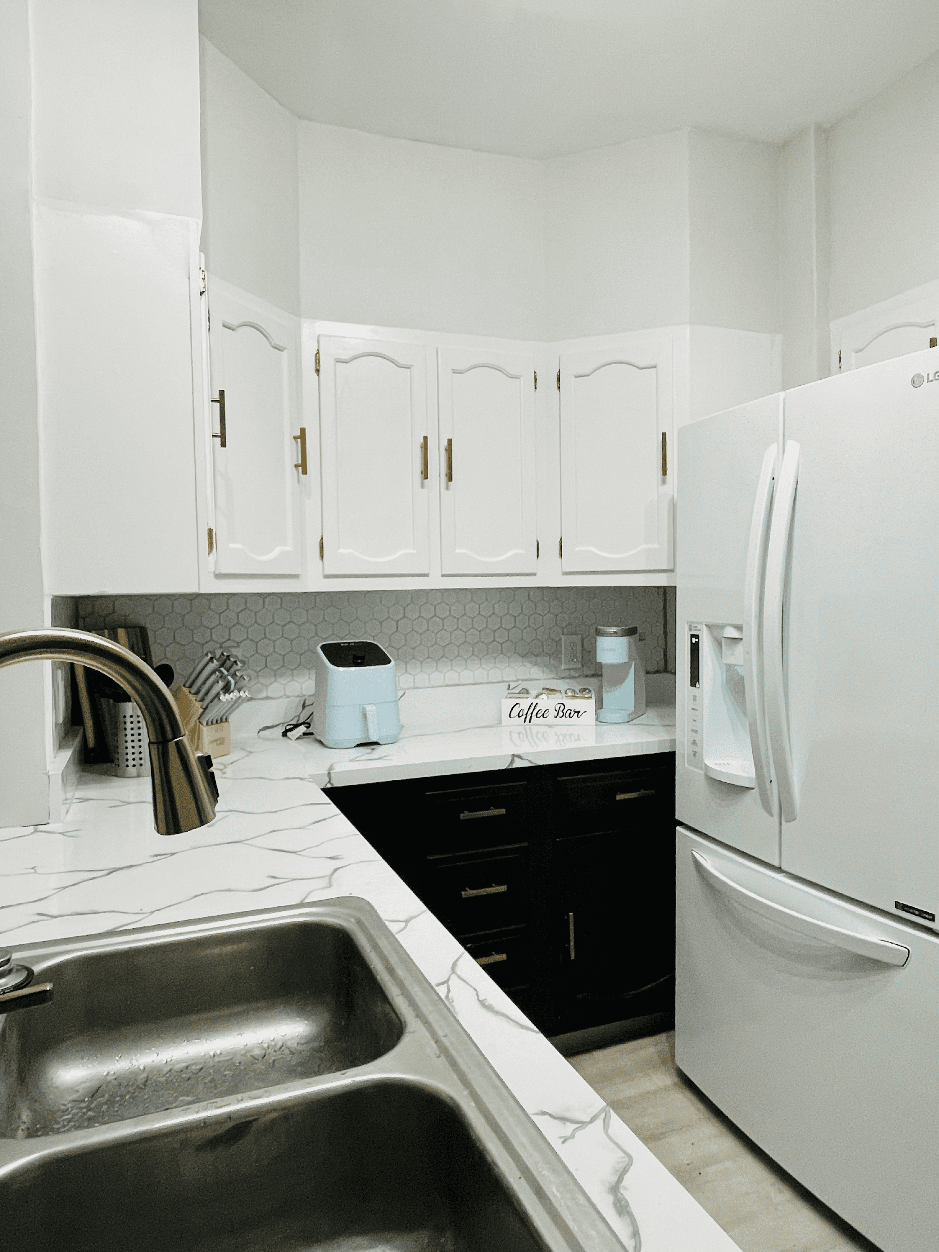 Modern 3bed 1.5 bath with king master photo 2
