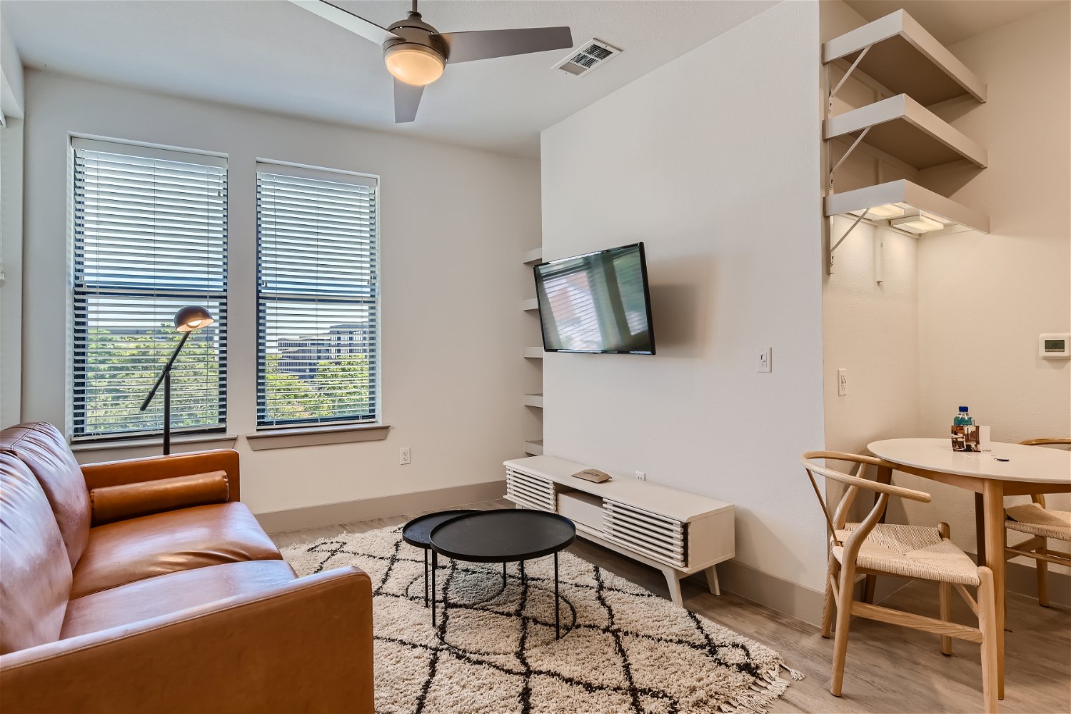 Bindel |1 Bed + Office | Hip East Austin photo 5